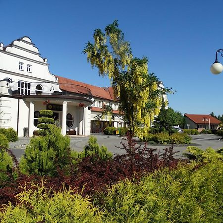 Hotel Wityng Ślesin Kültér fotó