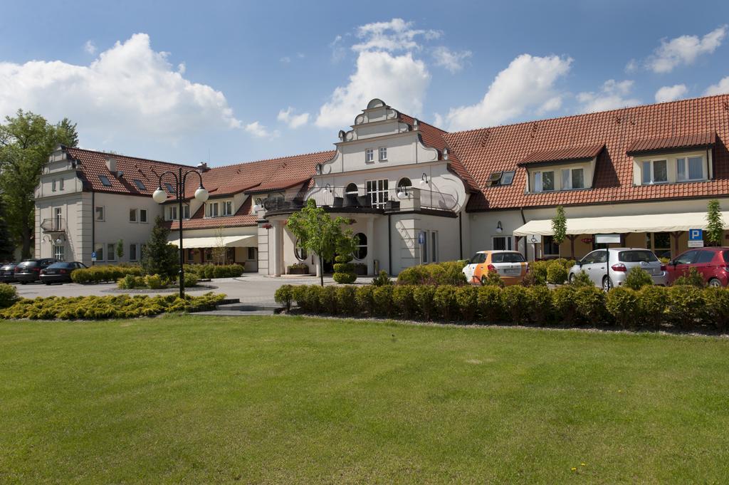 Hotel Wityng Ślesin Kültér fotó