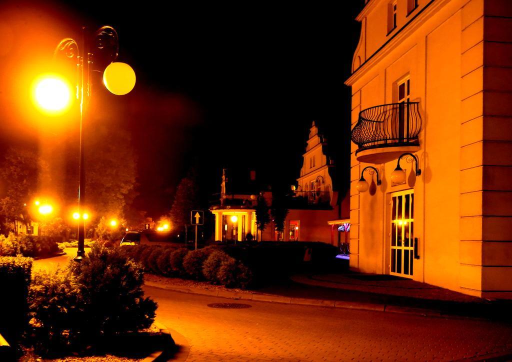 Hotel Wityng Ślesin Kültér fotó