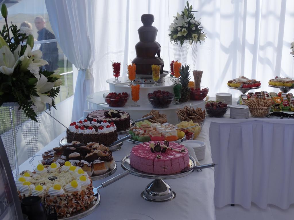 Hotel Wityng Ślesin Kültér fotó