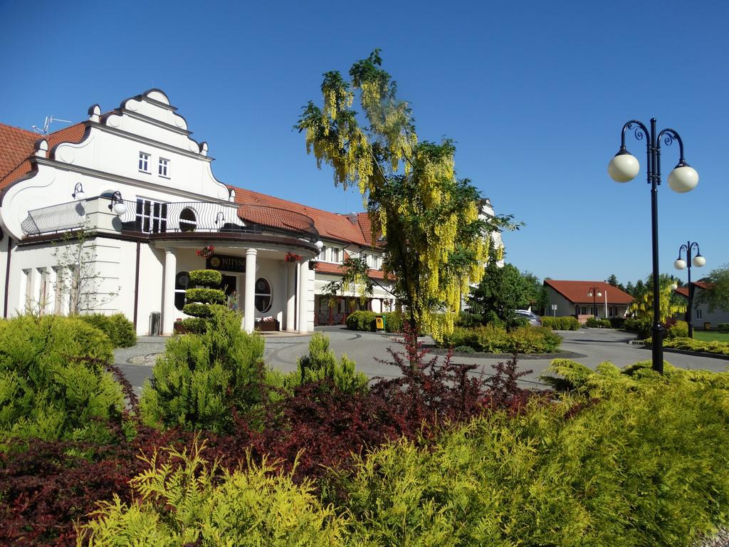 Hotel Wityng Ślesin Kültér fotó