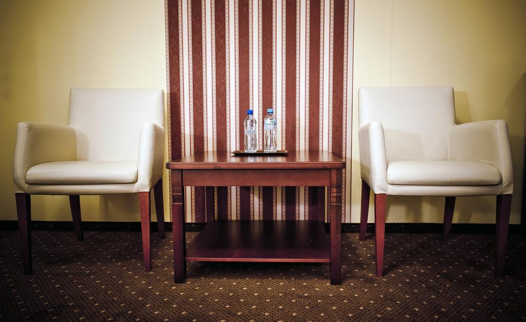Hotel Wityng Ślesin Kültér fotó